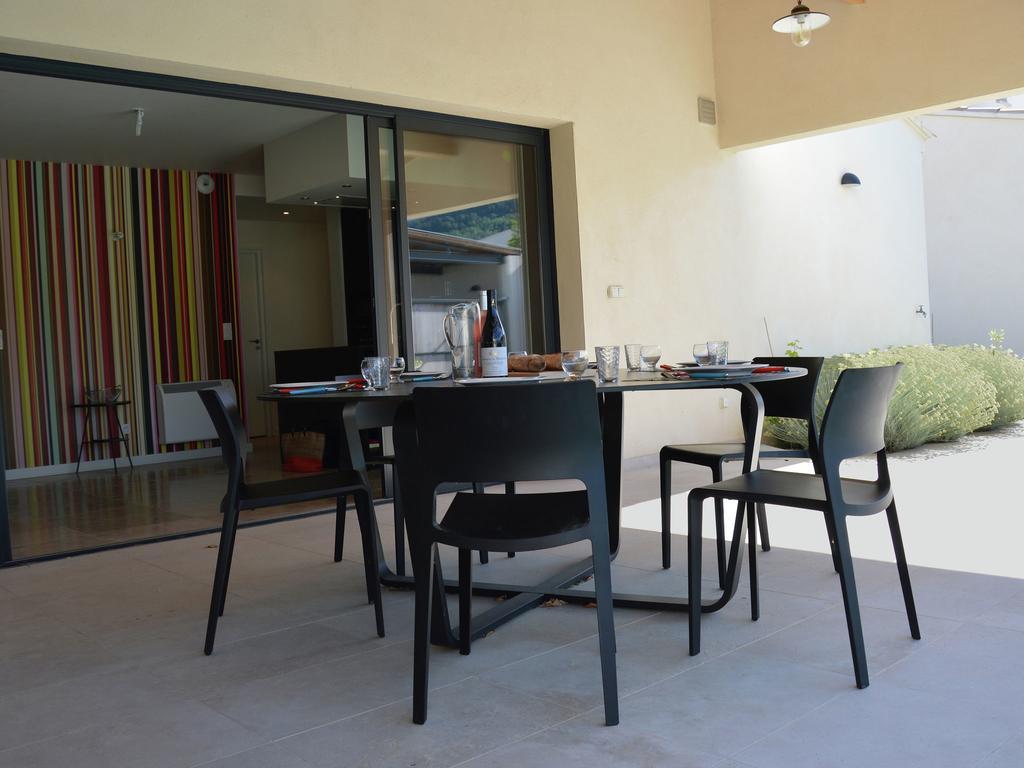 Modern Villa With Private Pool In Malauc N มาโลแซน ภายนอก รูปภาพ